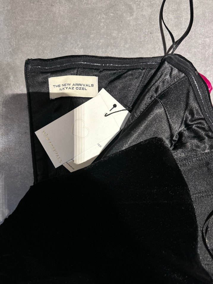 New Arrivals Çiçek Detaylı Siyah Mini Straplez Elbise - Görsel 4