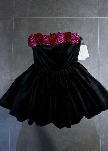 New Arrivals Çiçek Detaylı Straplez Mini Elbise - Görsel 3