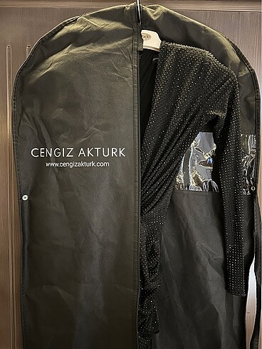 Cengiz Abazoglu Cengiz Aktürk uzun taşlı abiye elbise 