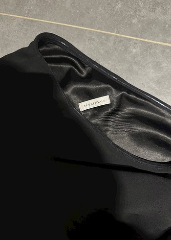 New Arrivals Siyah Tüy Detaylı Tek Omuz Elbise - Görsel 3