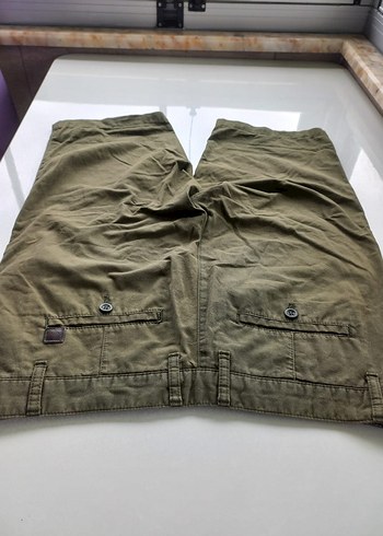 LC Waikiki Erkek Haki Midi Bermuda Şort
