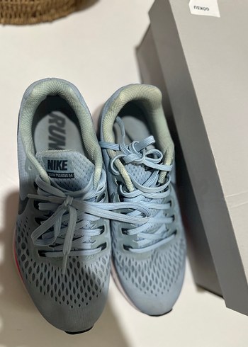 Nike Gri Bağcıklı Kadın Spor Ayakkabı