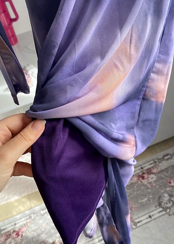 Uzun Koyu Mor Transparan Bağlama Desenli Elbise - Görsel 3