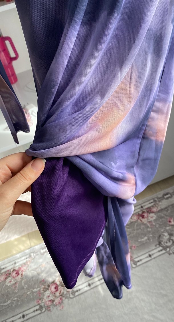 Uzun Koyu Mor Transparan Bağlama Desenli Elbise - Görsel 3