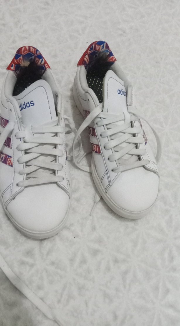 Renkli Detaylı Beyaz Kadın Spor Ayakkabı - Görsel 2