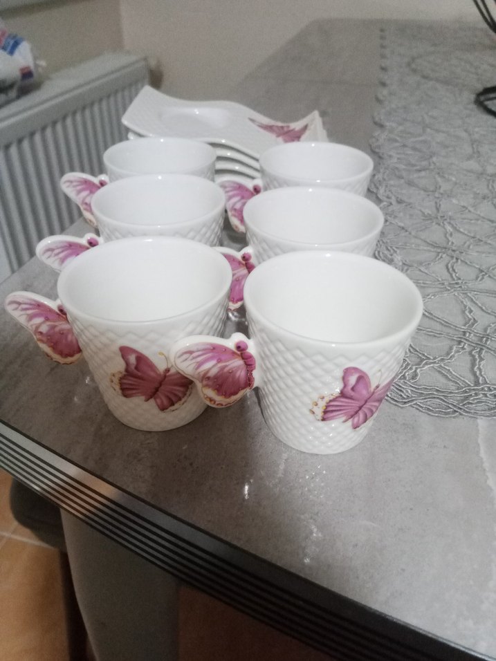 Kelebek Desenli Beyaz Fincan Seti - Görsel 2