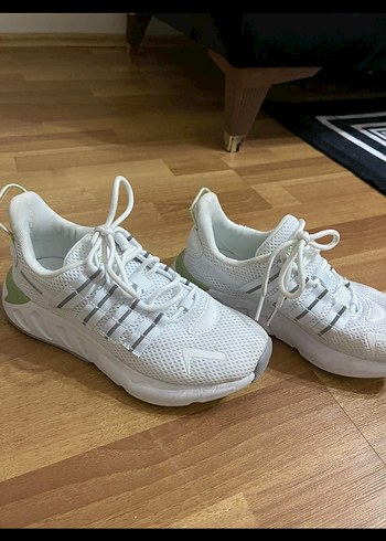 Beyaz Bağcıklı Kadın Spor Ayakkabı - Görsel 2