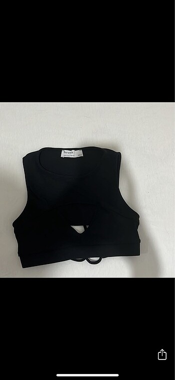 Bershka Göğüs ve sırt dekolteli crop