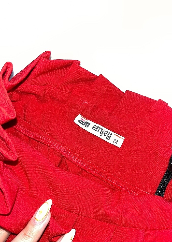 Kırmızı şort - Görsel 2