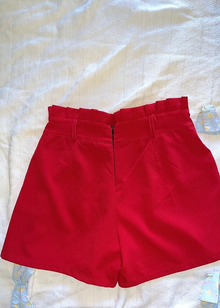 Kırmızı şort - Görsel 3