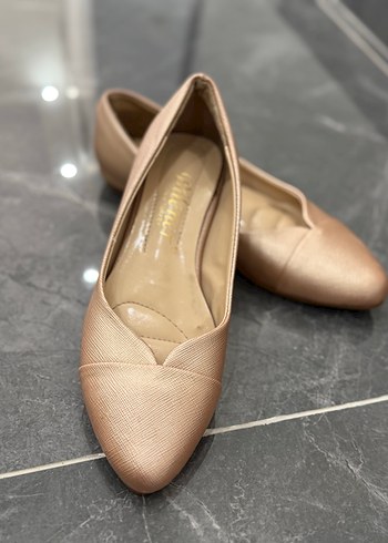 Bej Parlak Stiletto Topuklu Kadın Babet - Görsel 3