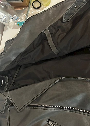 pull and bear unisex deri ceket - Görsel 4