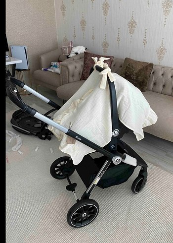 Fiyonklu Beyaz Bebek Örtüsü - Görsel 2