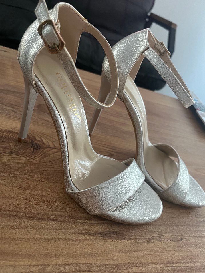 Gümüş Renkli, Tokalı ince Topuk Kadın Abiye Ayakkabı - Görsel 3