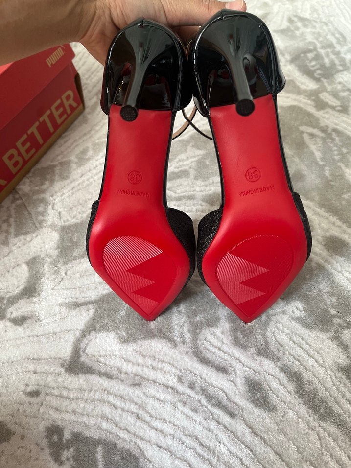 Parlak Siyah Stiletto Topuklu Kadın Ayakkabı - Görsel 4