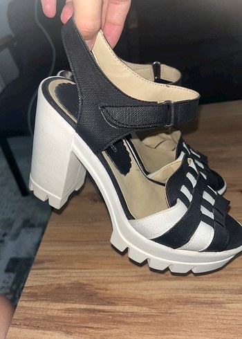 Diğer Beyaz Siyah Zebra Desenli Platform Topuklu Kadın topuklu ayakkab