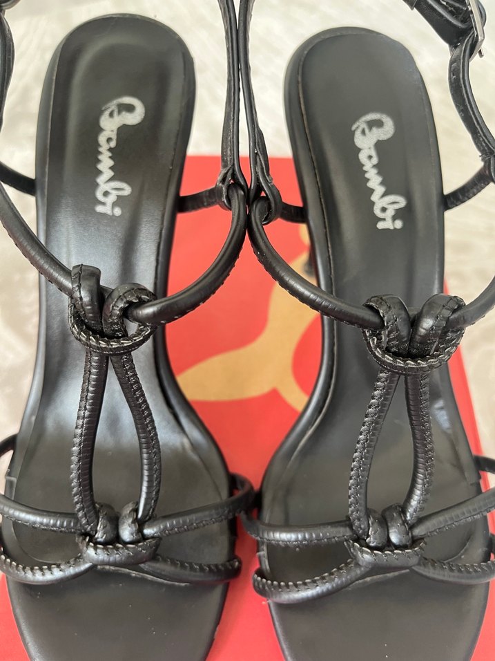 Tokalı Siyah Kadın Topuklu Ayakkabı - Görsel 2