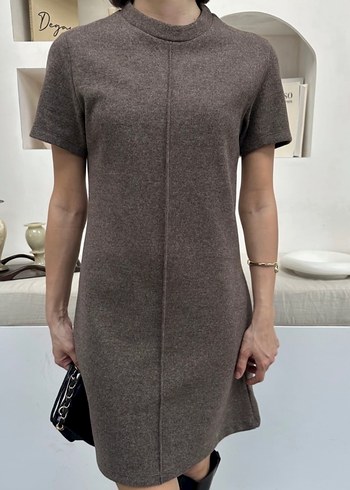 Kısa Kollu Kahverengi Midi Boy Triko Elbise - Görsel 2