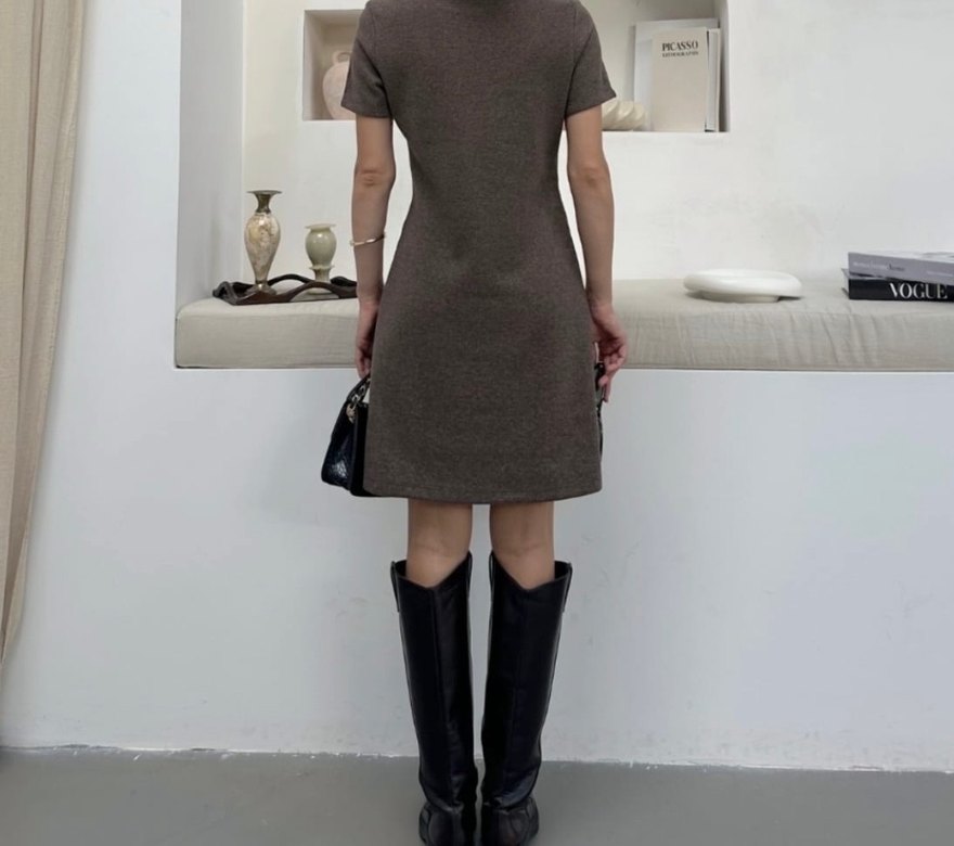 Kısa Kollu Kahverengi Midi Boy Triko Elbise - Görsel 3