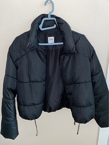 ZARA MONT