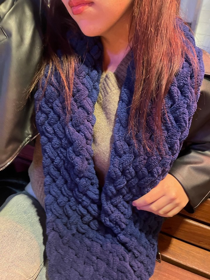 Kadın Gri Örgü Sokak Stili Atkı - Görsel 2