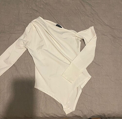 body omuzu açık