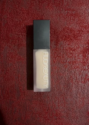 Huda Beauty marshmallow kapatıcı