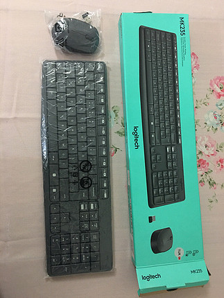 Kadın elektroniği klavye ve mouse 
