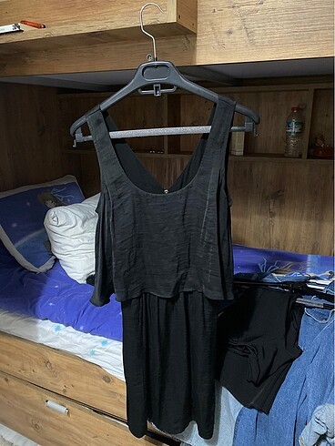 Bershka Elbise