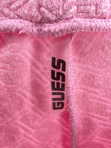 m Beden pembe Renk Guess Mini Şort %70 İndirimli.
