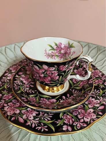 Royal Albert Trio Fincan Vintage