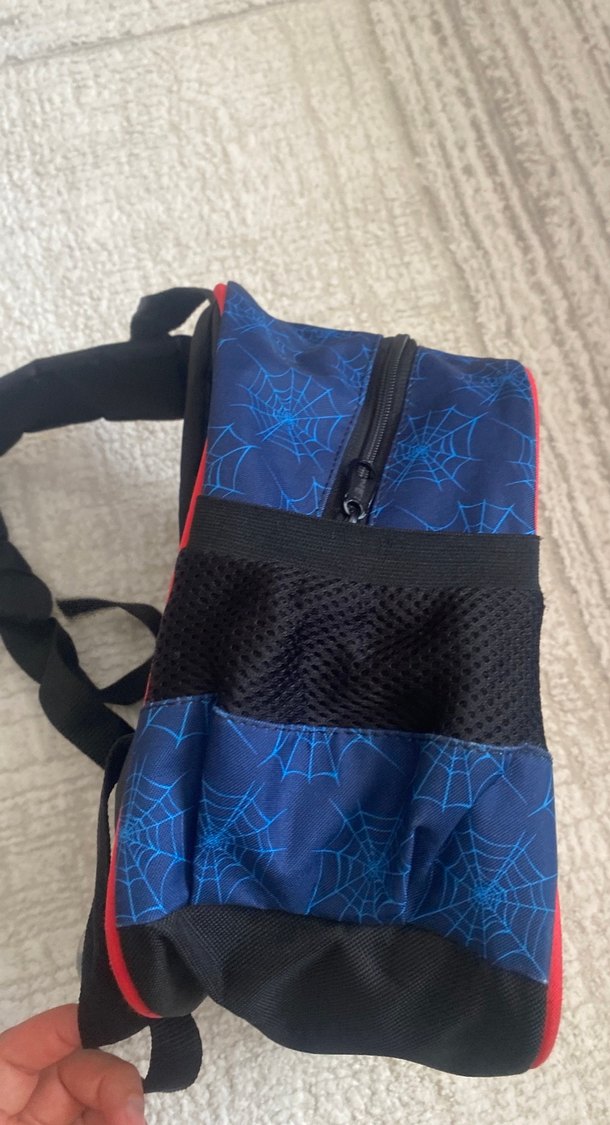 Çocuklar için Örümcek Adam Temalı Okul Çantası - Görsel 3