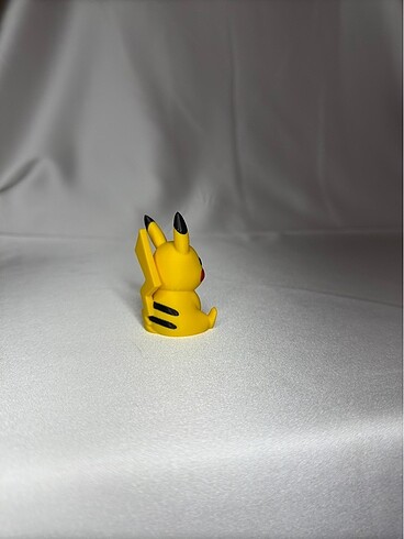  Beden Pikachu Figür