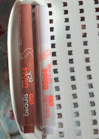 Maybelline Beaulis gloss tick