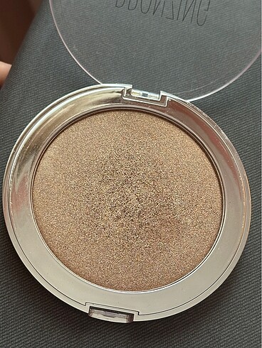 Beden H&M bronzer