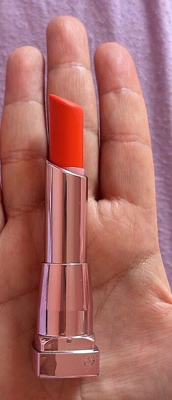 Beden turuncu Renk Maybelline color sensational ruj