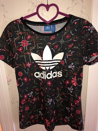 Adidas tshirt