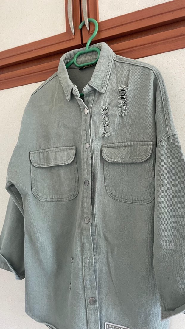 Gri Düğmeli Uzun Kollu Denim Gömlek - Görsel 2