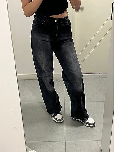 Siyah eskitmeli baggy jean