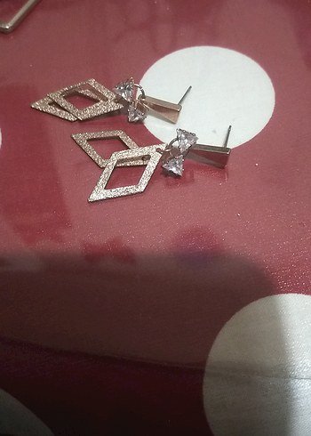 Altın Renk Mini Payetli Küpe