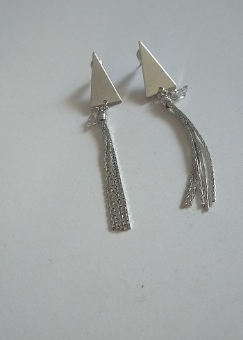 Gri Püsküllü Minimalist Kadın Küpe