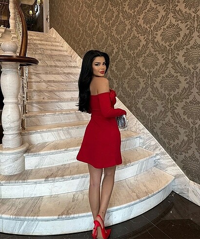 xs Beden Kırmızı gül detaylı mini elbise