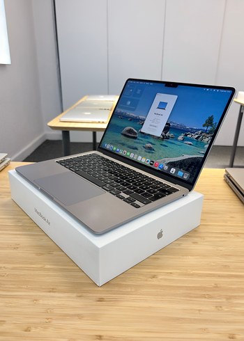 MacBook Air M2 8/256 Kusursuz Kutulu Ürün - Görsel 3