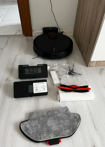 Xiaomi Siyah Robot Süpürge ve paspas - Görsel 5