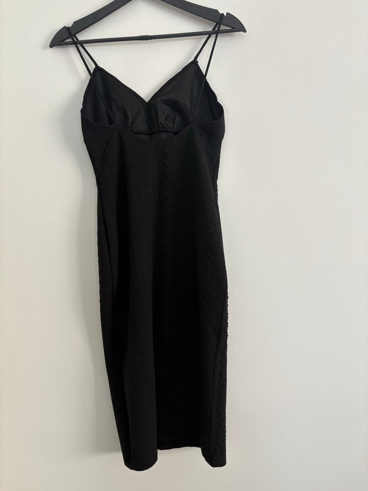 Siyah Askılı Elbise - Görsel 2