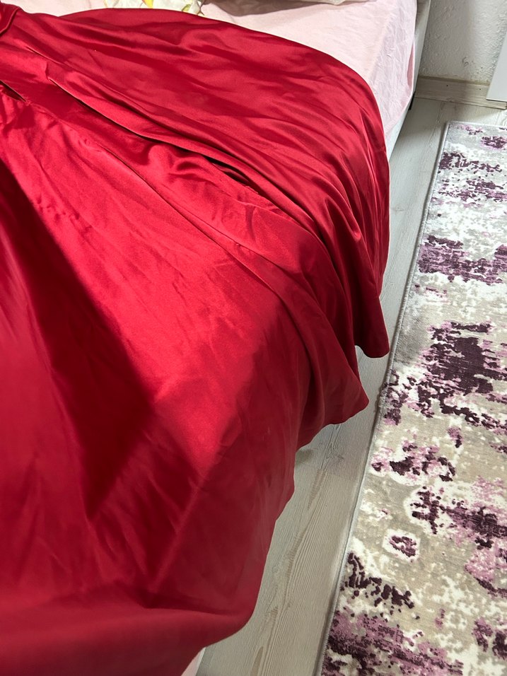 Saten kırmızı abiye - Görsel 4