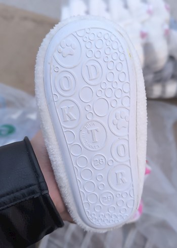 Kız Çocukları İçin Pembe Desenli Sıcak Ev Terliği - Görsel 3