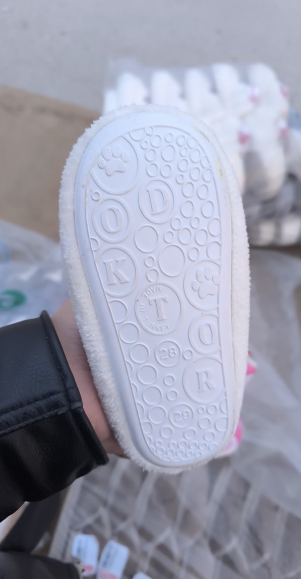 Kız Çocukları İçin Pembe Desenli Sıcak Ev Terliği - Görsel 3