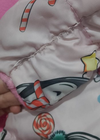 Kız Çocuk Kapüşonlu Pembe Baskılı Puff Mont - Görsel 4