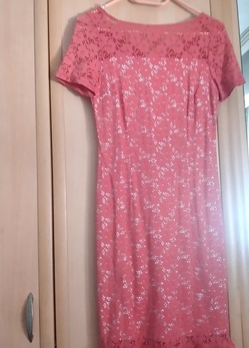 Dantel Detaylı Pembe Midi Elbise